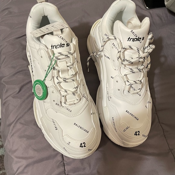 Selling my two pairs of Balenciagas.. if anyone is interested just let me know. - Picture 5 of 14